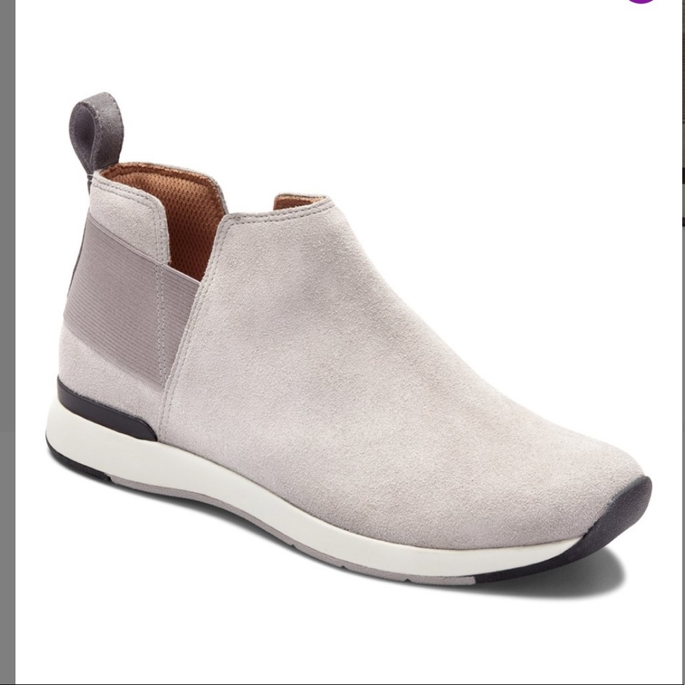 Vionic Cece Sneaker, size 8